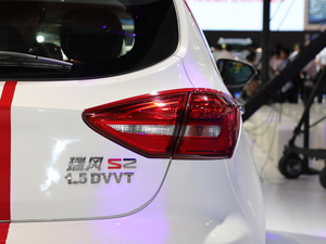 2018款赛道版 1.5L 手动超值型 尾灯