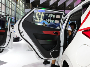 2018款赛道版 1.5L 手动超值型 左后车门