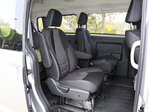 2019款PLUS 宜家版 1.8L 豪华型 后排座椅