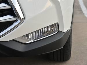 2019款1.5T DCT安全型 5座 国VI 前雾灯