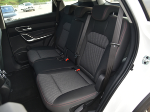 2019款1.5T DCT安全型 5座 国VI 后排座椅