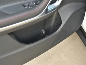 2019款1.5T DCT安全型 5座 国VI 空间座椅