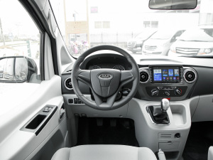 2021款PLUS 宜家高功率版 1.5T 豪华型 9座 中控区