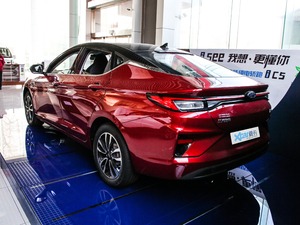 2020款豪华智尊版 左后45度