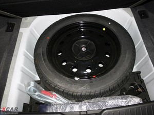 2009款2.0L 自动豪华版 备胎