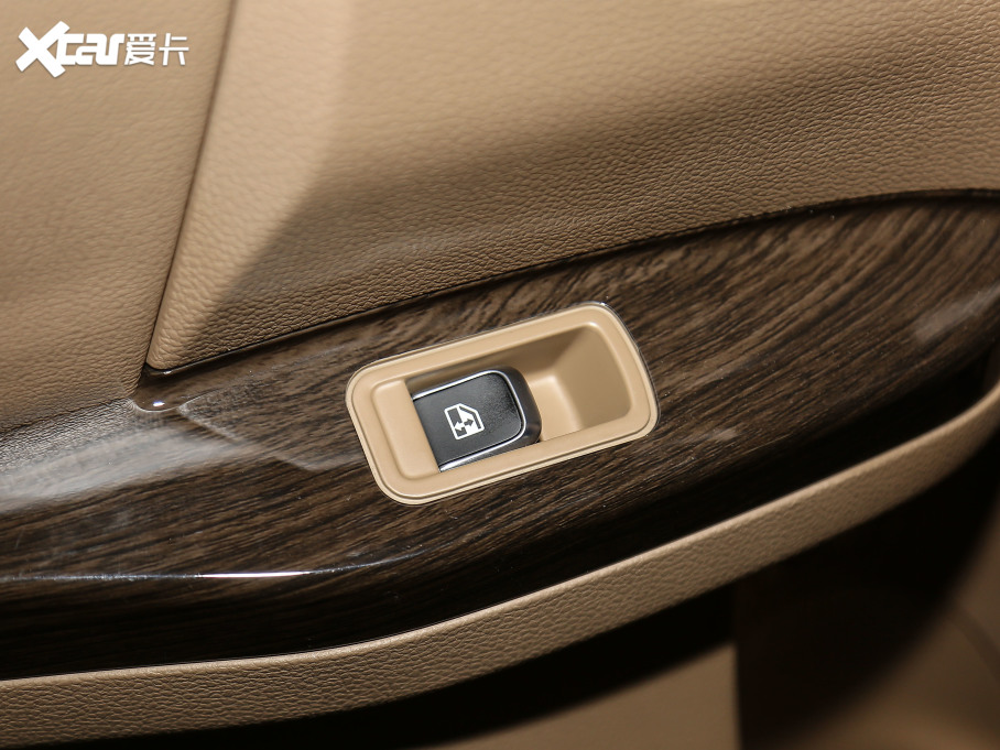 2021L(fng)L6 MAX 2.0T ԄӺA