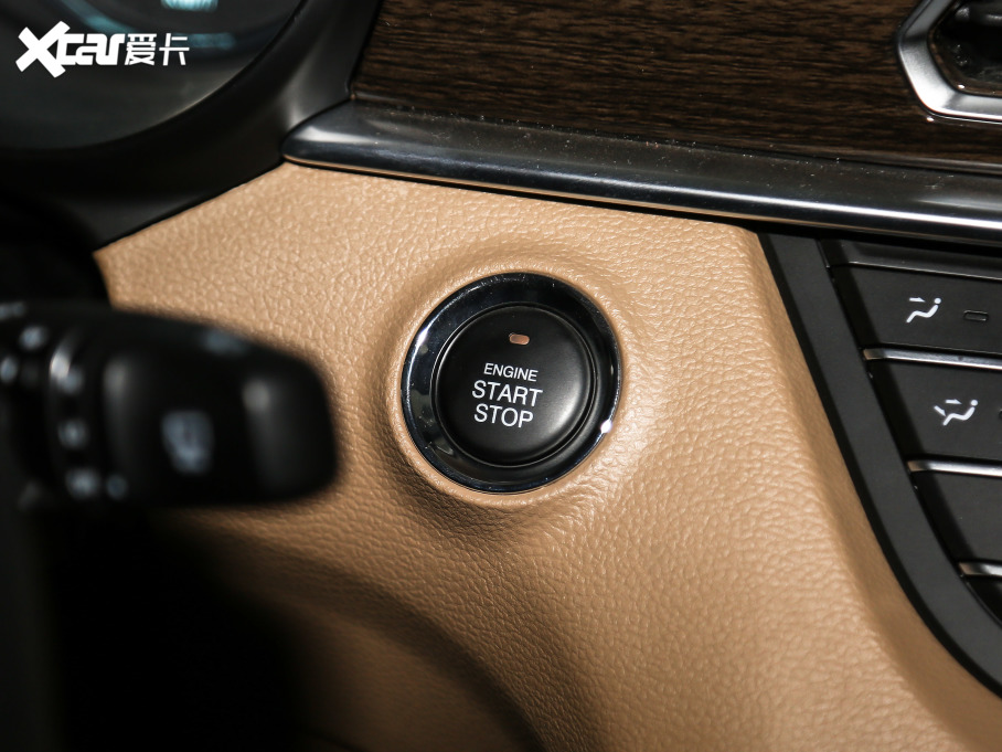 2021L(fng)L6 MAX 2.0T ԄӺA