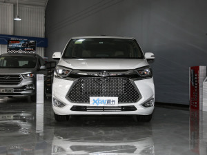 2021款2.0T 自动豪华型 正前