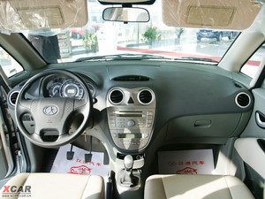 2010款1.8L 标准版 内饰全景