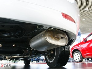 2010款1.8L 标准版 排气管