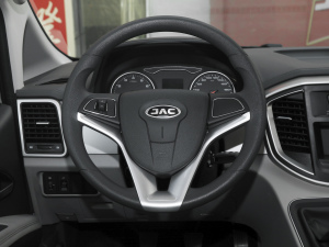 2021款2.0L 手动商旅版 方向盘