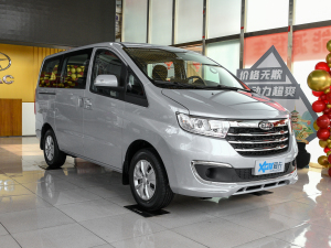 2022款1.5T 手动标准型 右前45度