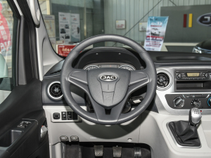 2022款PLUS 宜家版 1.8L 舒适型 方向盘