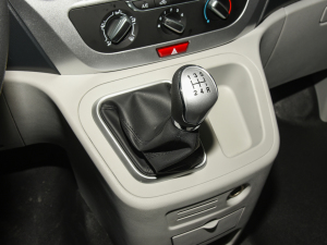 2022款PLUS 宜家版 1.8L 舒适型 换挡杆