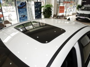 2023款1.5T 自动豪华型 车顶