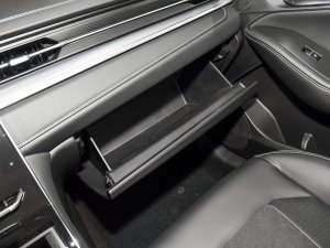 2023款1.5T 自动豪华型 手套箱