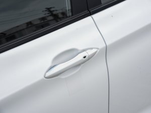 2023款1.5T 自动尊贵型 主驾门拉手