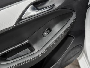 2023款1.5T 自动尊贵型 后排车窗控制区