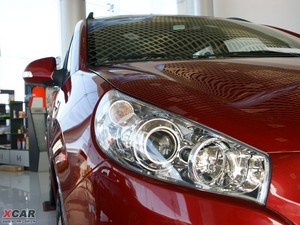2010款1.8L 手动舒适版 大灯