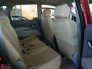 2010款1.8L 手动舒适版 后排空间
