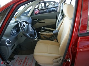 2010款1.8L 手动舒适版 前排空间