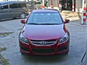2010款1.5L 手动优雅版 整体外观