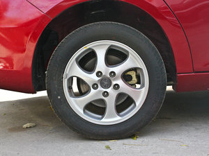 2010款1.5L 手动优雅版 轮圈