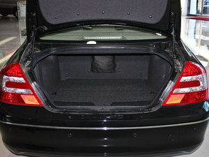 2010款2.0L 自动豪华版 行李厢空间