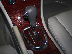 2010款2.0L 自动豪华版 换挡杆