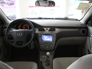 2011款1.5L 手动优雅版 内饰全景
