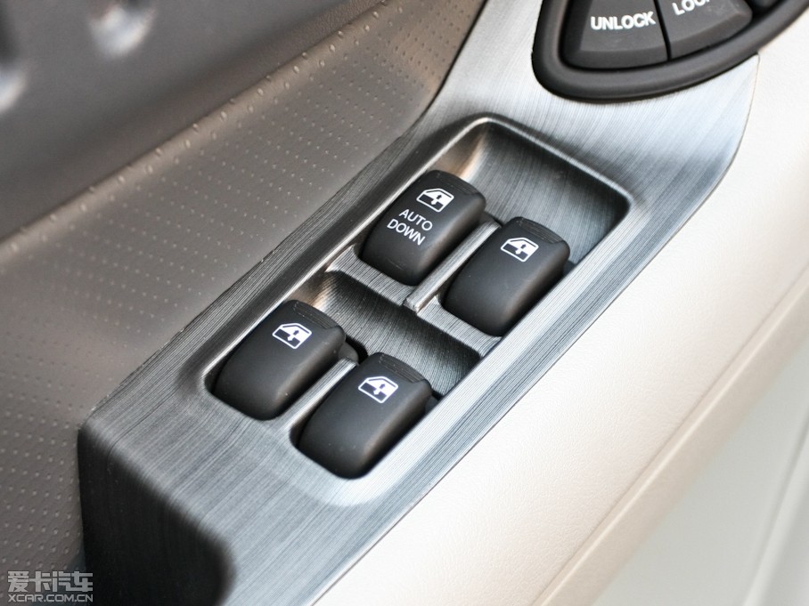 2011 2.0L ք(dng)(q)A