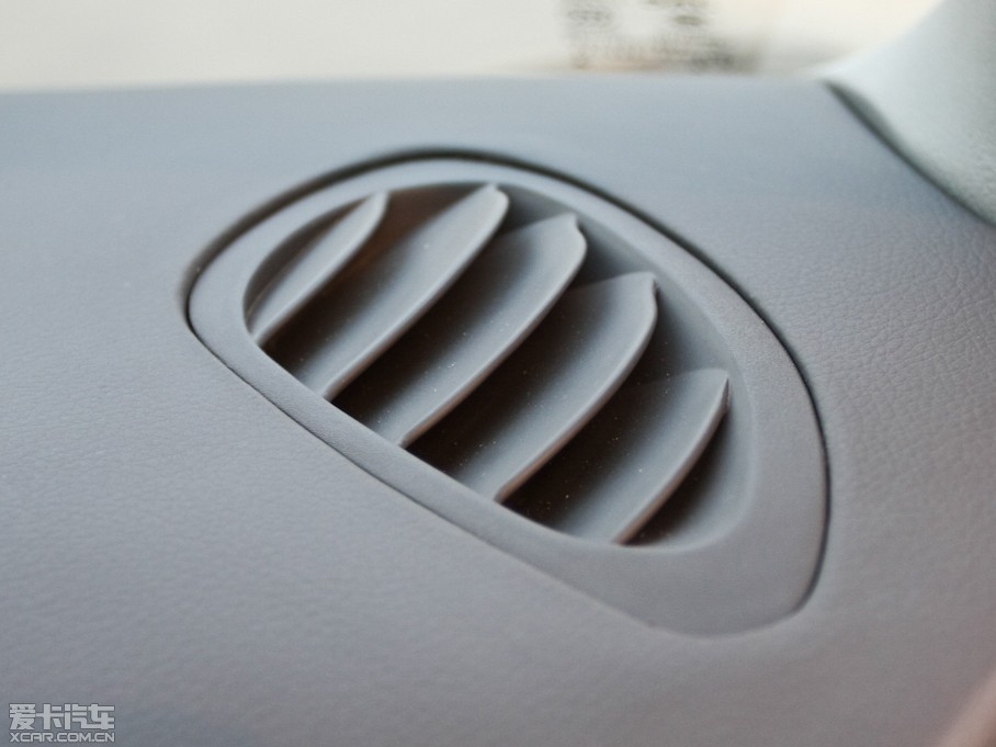 2011 2.0L ք(dng)(q)A