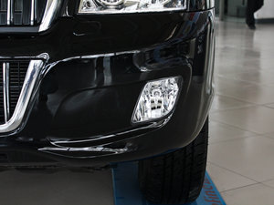 2011款2.0L 手动两驱豪华版 前雾灯