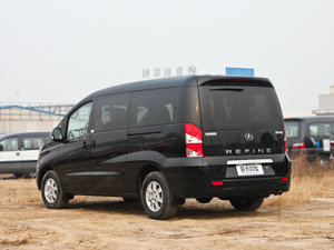 2011款2.0T 7座手动公务版 左后45度