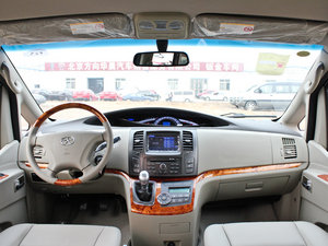2011款2.0T 7座手动公务版 内饰全景