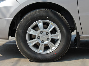 2011款2.0T 7座手动商务版 轮圈