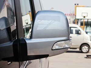 2011款2.0T 7座手动商务版 后视镜