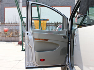 2011款2.0T 7座手动商务版 驾驶位车门