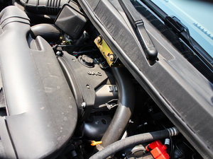 2011款2.0T 7座手动商务版 发动机