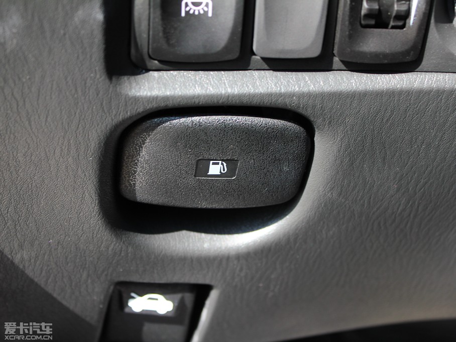 2011L(fng)  2.0L ͘(bio)(zhn)