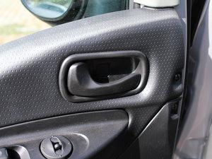 2011 2.0L ͘˜ʰ g