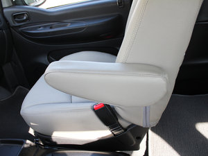 2011 2.0L ͘˜ʰ g