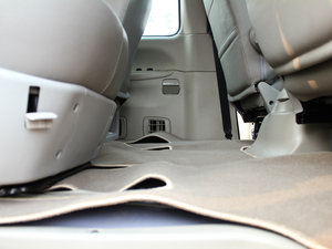 2011款祥和 2.4L 汽油豪华版 空间座椅