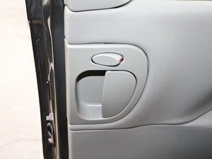 2011款祥和 2.4L 汽油豪华版 空间座椅
