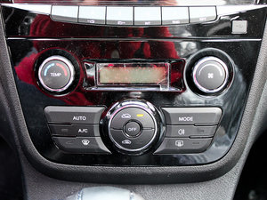 2012款1.8L 自动公务豪华版 空调调节