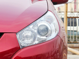 2012款1.8L 手动宜商豪华版 5座 大灯