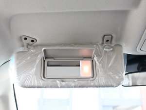 2012款1.8L 手动宜商豪华版 5座 遮阳板（左）