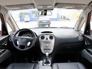2012款1.8L 手动宜商豪华版 5座 内饰全景