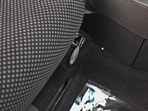 2012款1.3L 手动豪华版 空间座椅