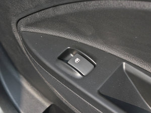 2012款1.3L 手动豪华版 中控区